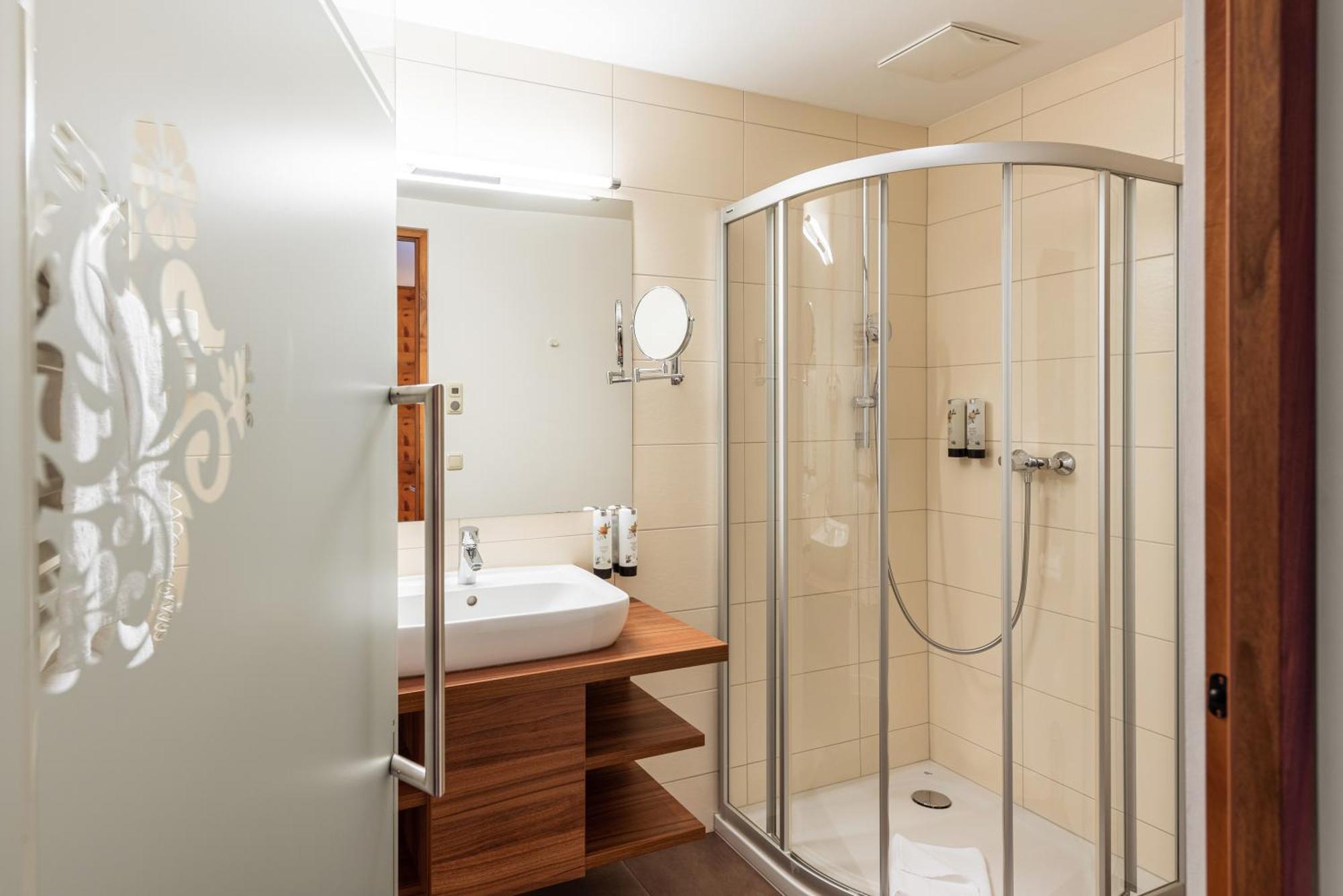 Hotel Lohningerhof มาริอาอาล์ม อัม ชไตเนอร์เนินเมียร์ ห้อง รูปภาพ